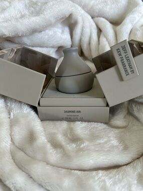 KKW x Jeff Leatham Jasmine Air